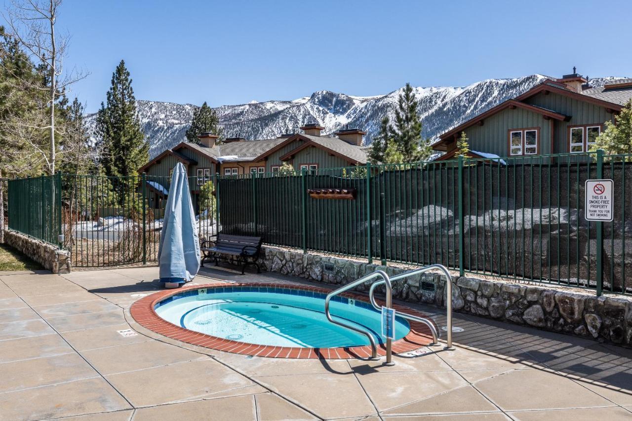Juniper Springs Lodge #413 - Luxury Ski In Ski Out! 2 Bedroom 马姆莫斯湖 外观 照片